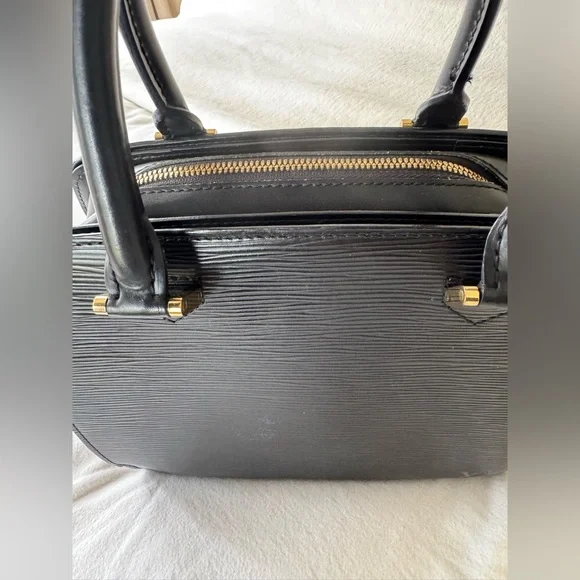 Louis Vuitton Epi Pont Neuf - Black With Gold Hardware - Picture 2 of 12